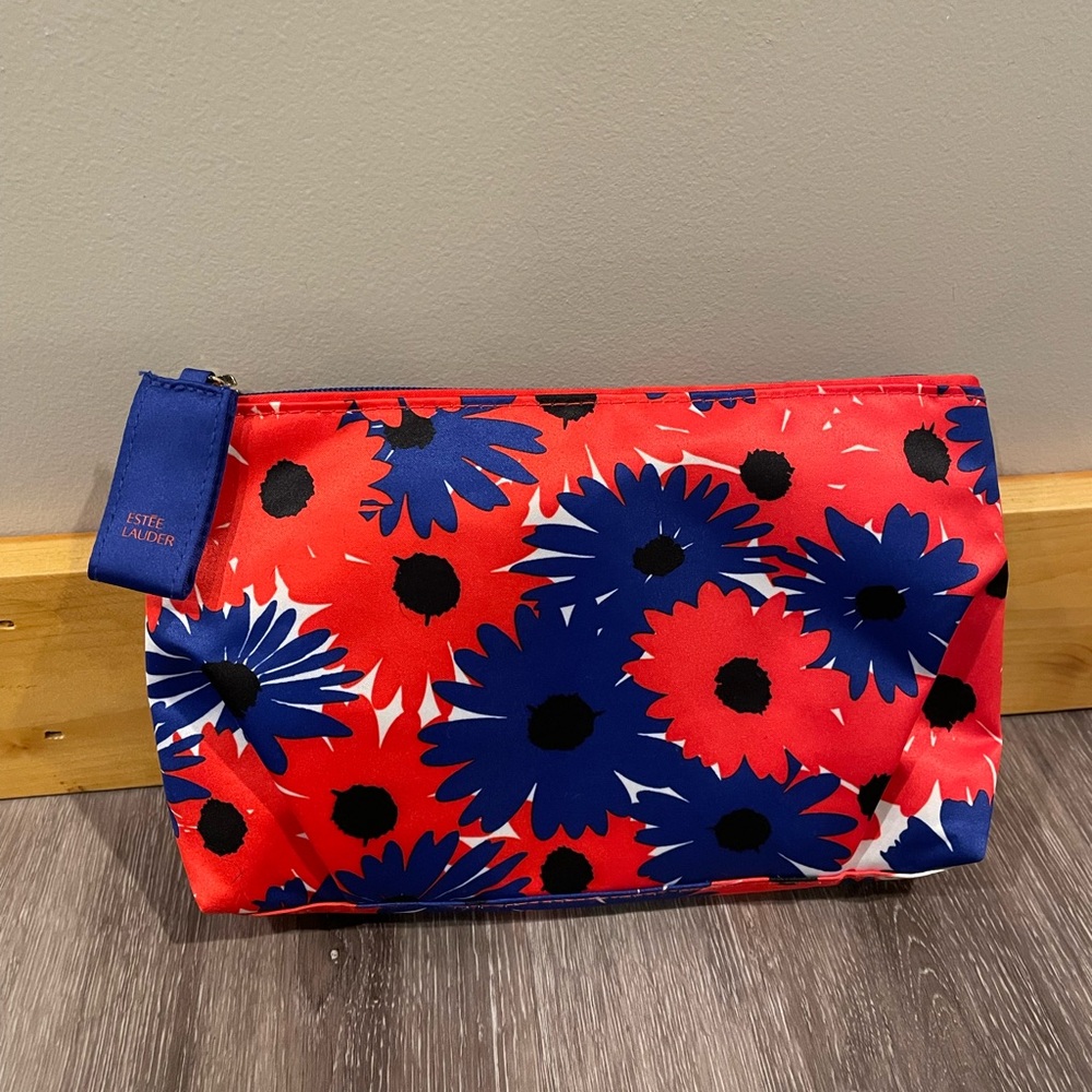 Estēe Lauder Makeup Bag